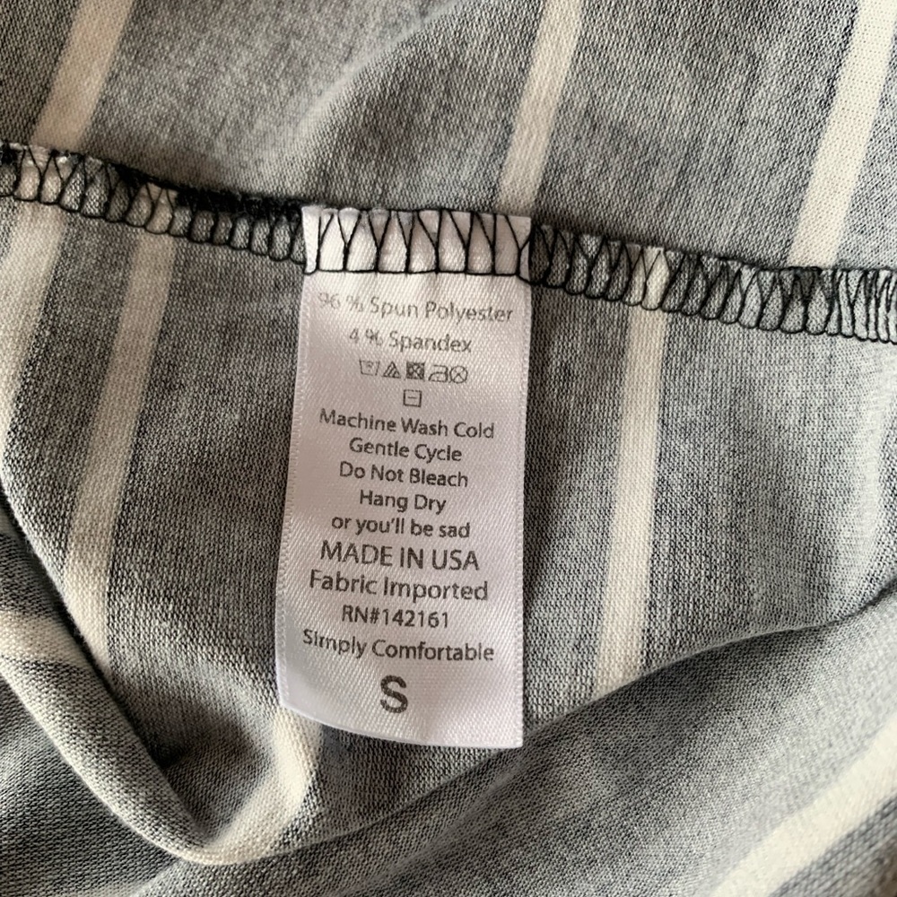 LuLaRoe Patrick Tunic T-shirt Women’s Black & White Striped Oversized Top Size S - Picture 7 of 8